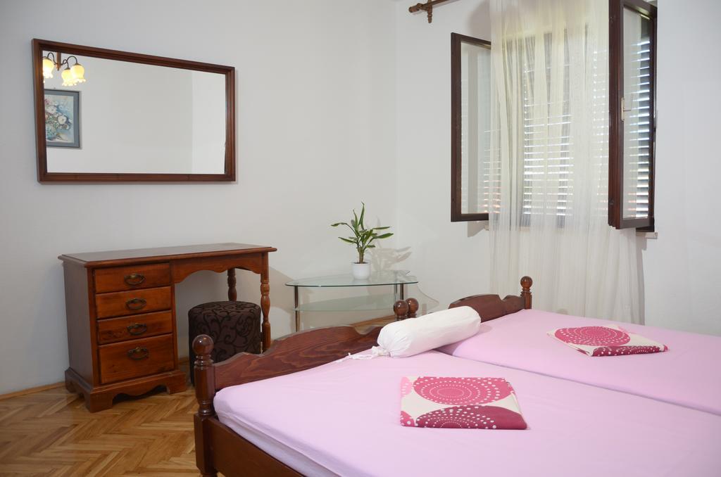 Apartments Nikola Сень Екстер'єр фото